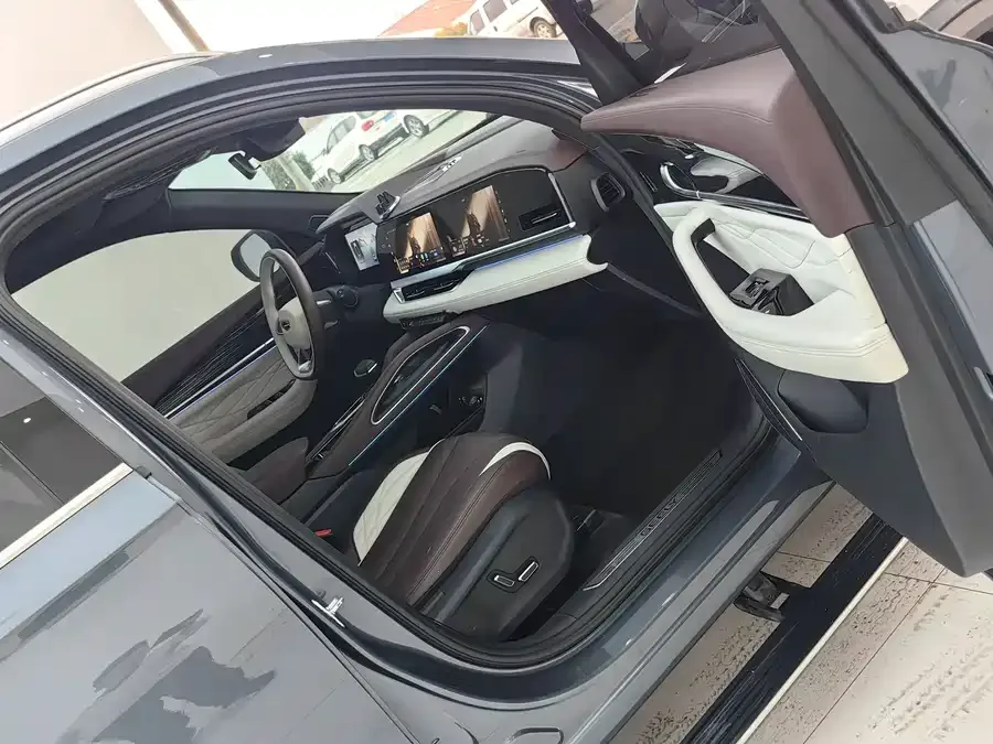 Geely Monjaro Xingyue L 2021 2.0TD DCT EVO 2WD Premium Edition 2022 — миниатюра 3