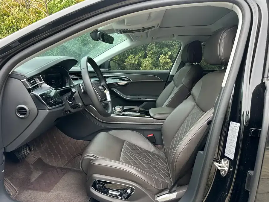 Audi A8 2024 A8L 50 TFSI quattro Premium Edition 2024 — миниатюра 5