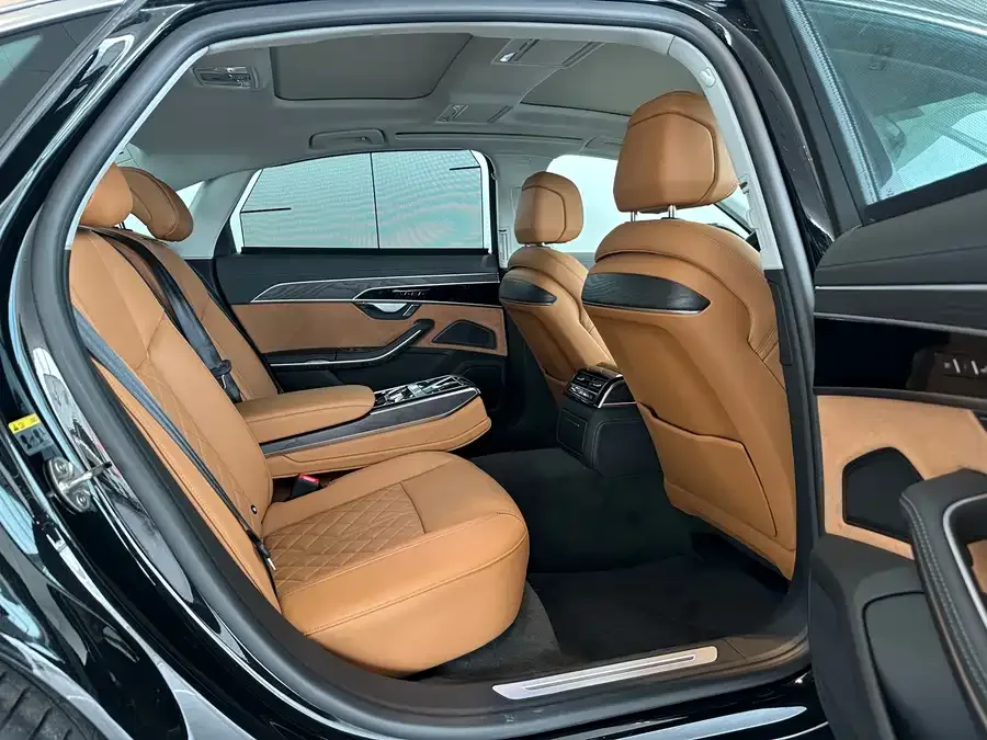 Audi A8 2024 A8L 50 TFSI quattro Premium Edition 2024 — миниатюра 3