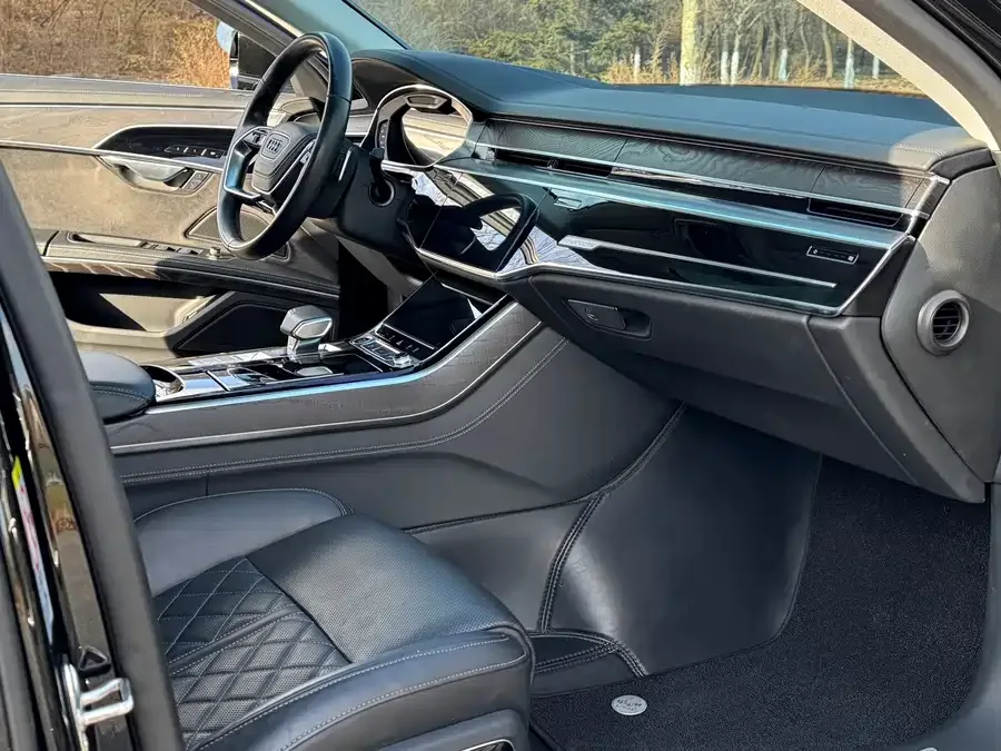 Audi A8 2023 A8L 50 TFSI quattro Premium Edition 2023 — миниатюра 3