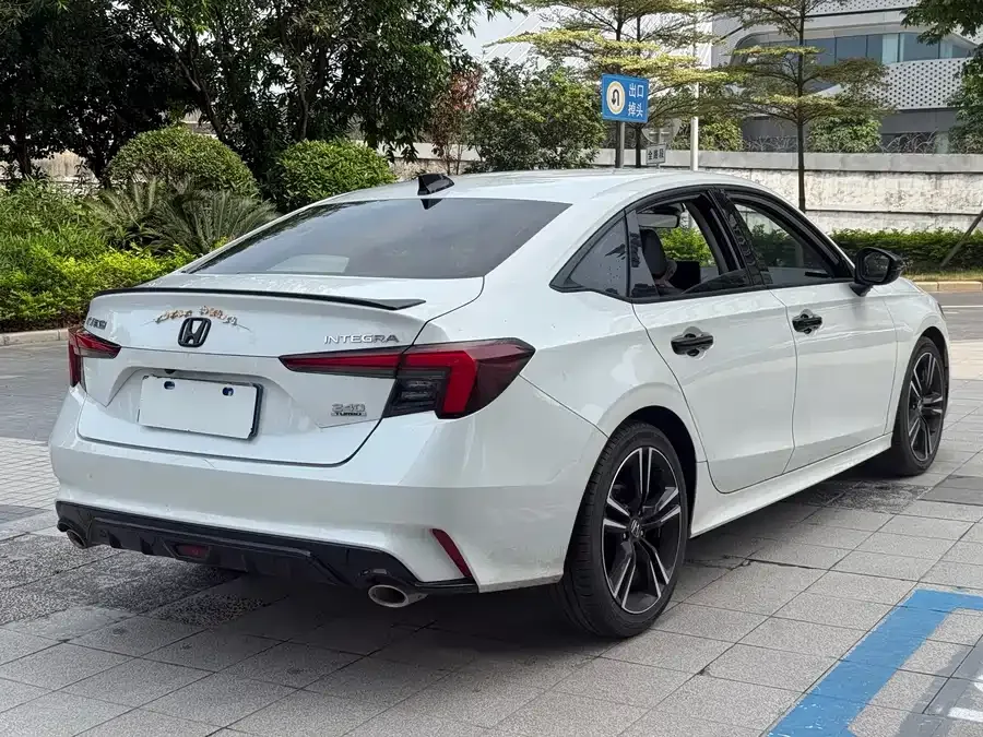 Honda Integra Stylish 2023 HATCHBACK 240TURBO CVT Magic NightDeluxe Edition 2025 — миниатюра 2