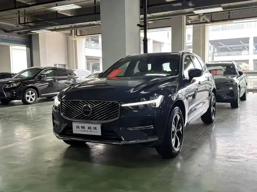 Volvo XC60 2026 B5 4WD Zhiyi Luxury Edition 2025 — фото 1, купить с доставкой в Москву