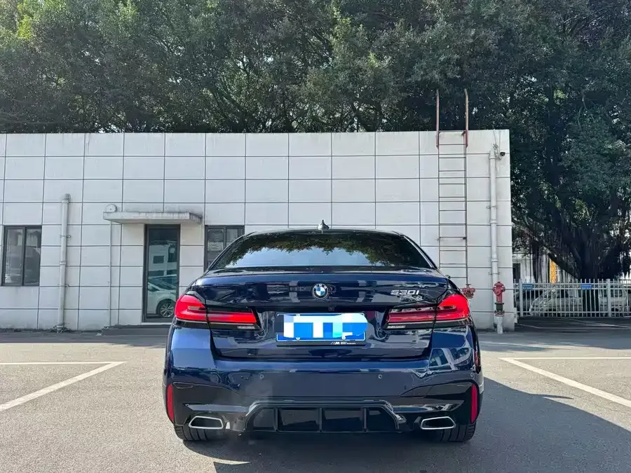 BMW 5 Series BMW 5 Series (Imported) 2022 530i Fashion Edition M Sports Package 2022 — миниатюра 3