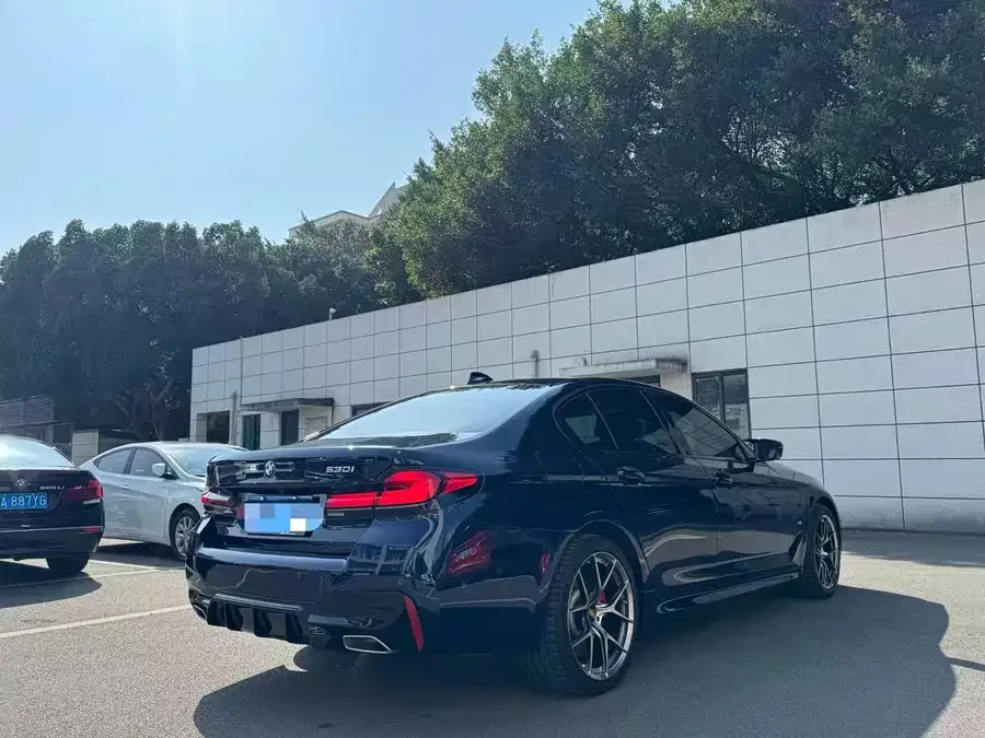 BMW 5 Series BMW 5 Series (Imported) 2022 530i Fashion Edition M Sports Package 2022 — миниатюра 5