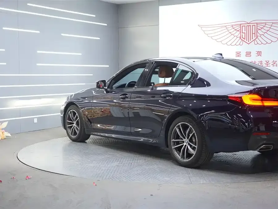 BMW 5 Series BMW 5 Series (Imported) 2022 facelift 525i M Sports Package 2023 — миниатюра 2