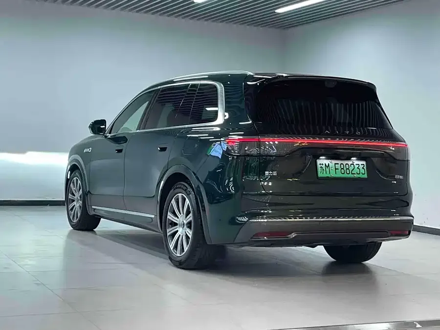 AITO M8 Wenjie M8 2025 Extended Range Max+ Version 53.4kWh 5-Seat Version (192-line LiDAR) 2025 — миниатюра 5