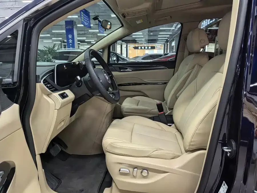 Buick GL8 2025 Land Business Class First Edition 2025 — миниатюра 2