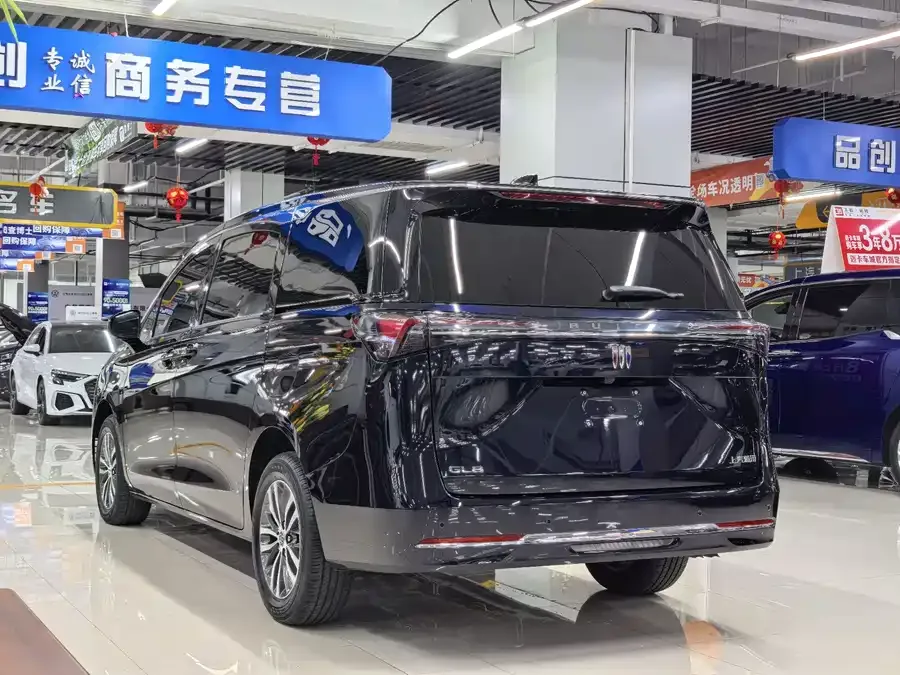 Buick GL8 2025 Land Business Class First Edition 2025 — миниатюра 3