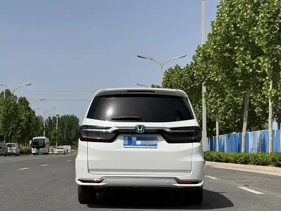 Honda Elysion Elysion 2022 2.0L e:HEV Luxury Edition 2022 — миниатюра 4