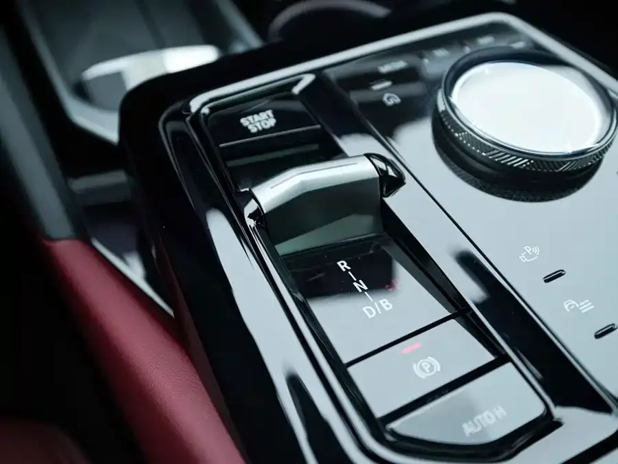 BMW i5 2025 eDrive 40L M Sport Package 2025 — миниатюра 3