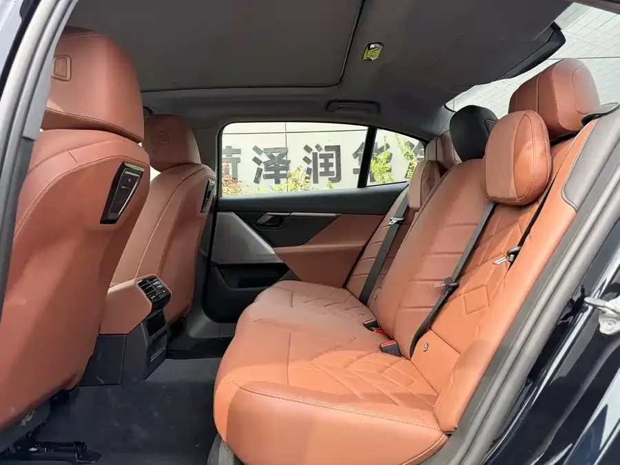 BMW i5 2024 eDrive 35L M Sport Package 2025 — миниатюра 3