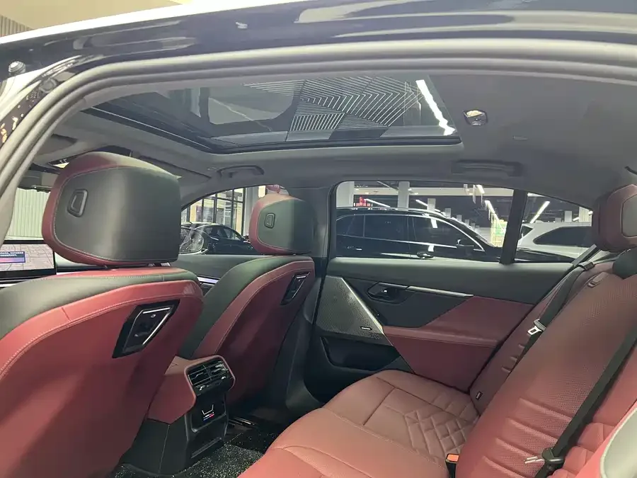 BMW i5 2025 eDrive 40L M Sport Package 2025 — миниатюра 4