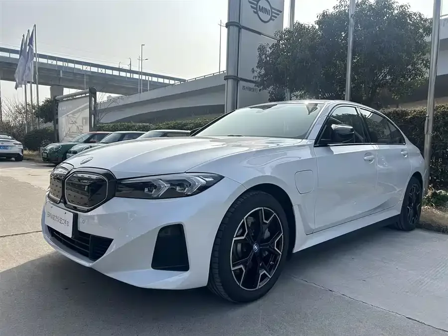 BMW i3 2023 eDrive 40 L Night Edition 2025 — фото 1, купить с доставкой в Москву
