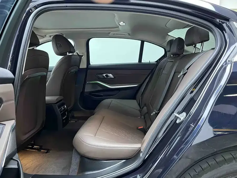 BMW i3 2024 eDrive 35 L 2024 — миниатюра 4