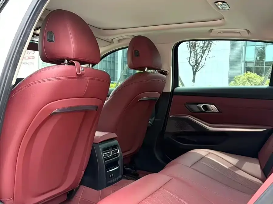BMW i3 2024 eDrive 35 L 2023 — миниатюра 5