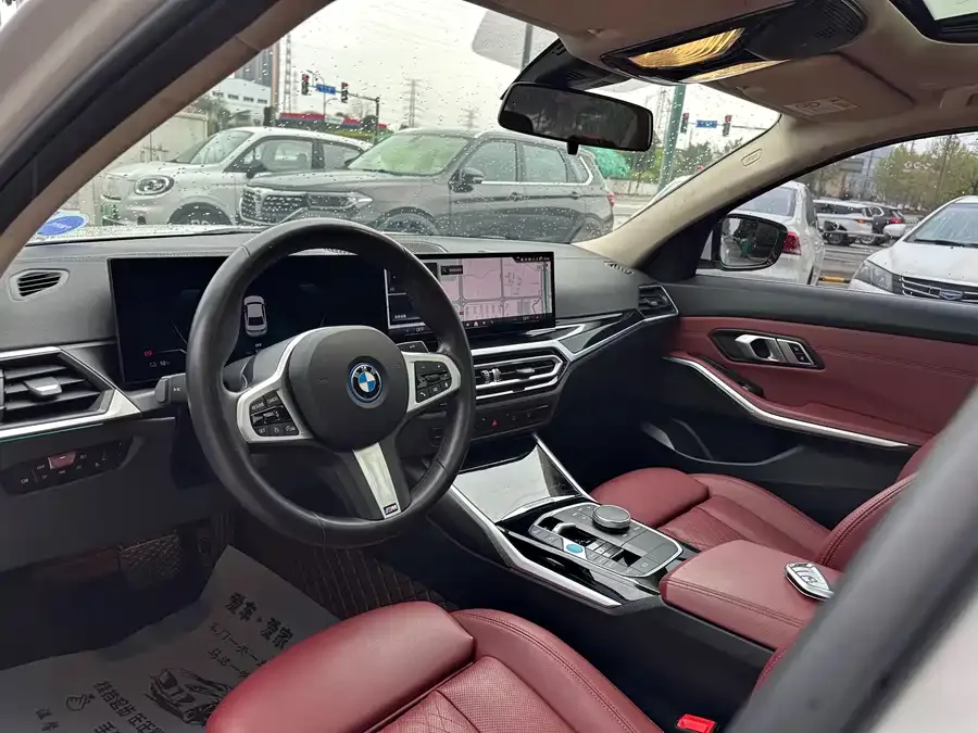 BMW i3 2024 eDrive 35 L 2024 — миниатюра 3
