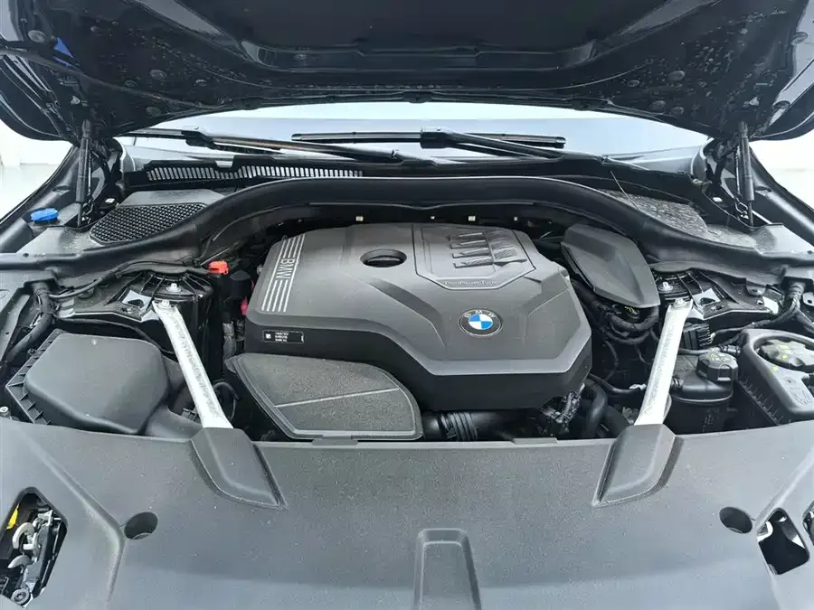 BMW 6 Series GT 2024 630i M Sport Package 2024 — миниатюра 5
