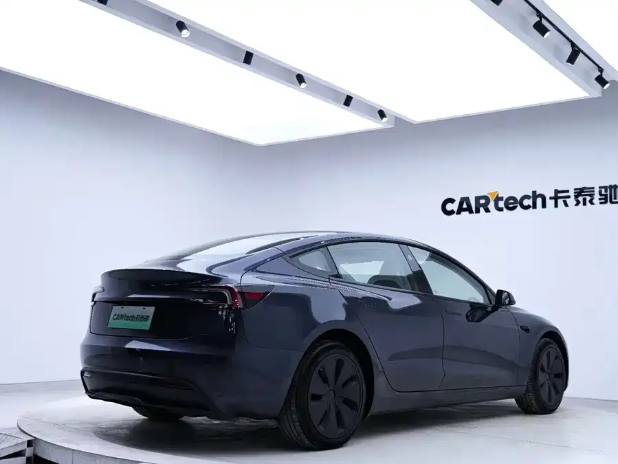 Tesla Model 3 Model 3 2023 rear-wheel drive version 2024 — миниатюра 4