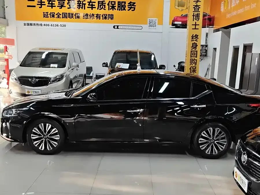 Nissan Altima 2025 Teana 2.0L SV Black Gold Edition 2025 — миниатюра 3