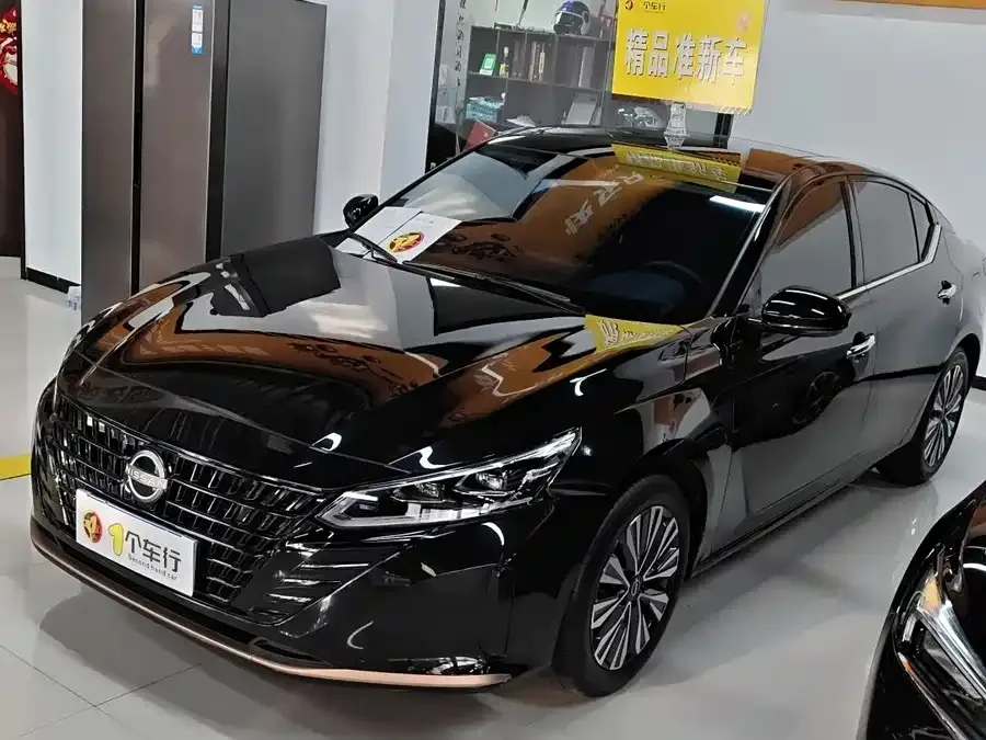 Nissan Altima 2025 Teana 2.0L SV Black Gold Edition 2025 — фото 1, купить с доставкой в Москву