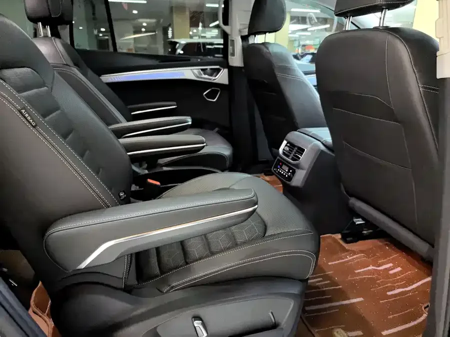 Volkswagen Talagon 2022 Lanjing 380TSI 4WD Luxury Jiajing Edition Pro 6 Seaters 2022 — миниатюра 4