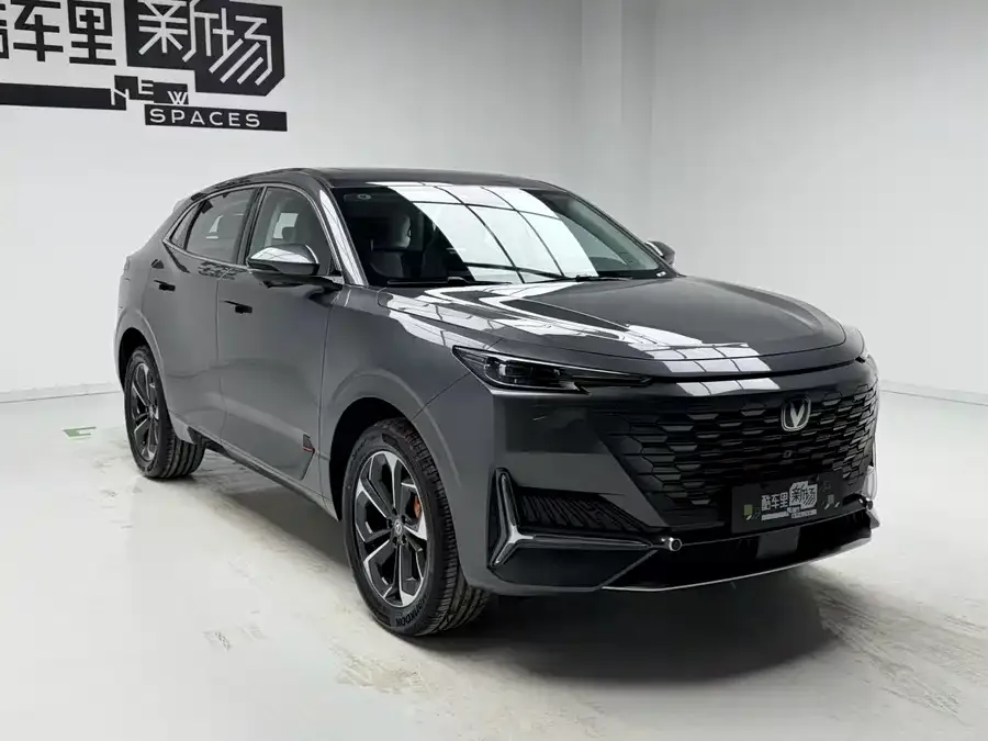 Changan UNI-K Changan UNI-K iDD 2023 iDD 1.5T 135km Smart Fun Edition 2026 — миниатюра 3