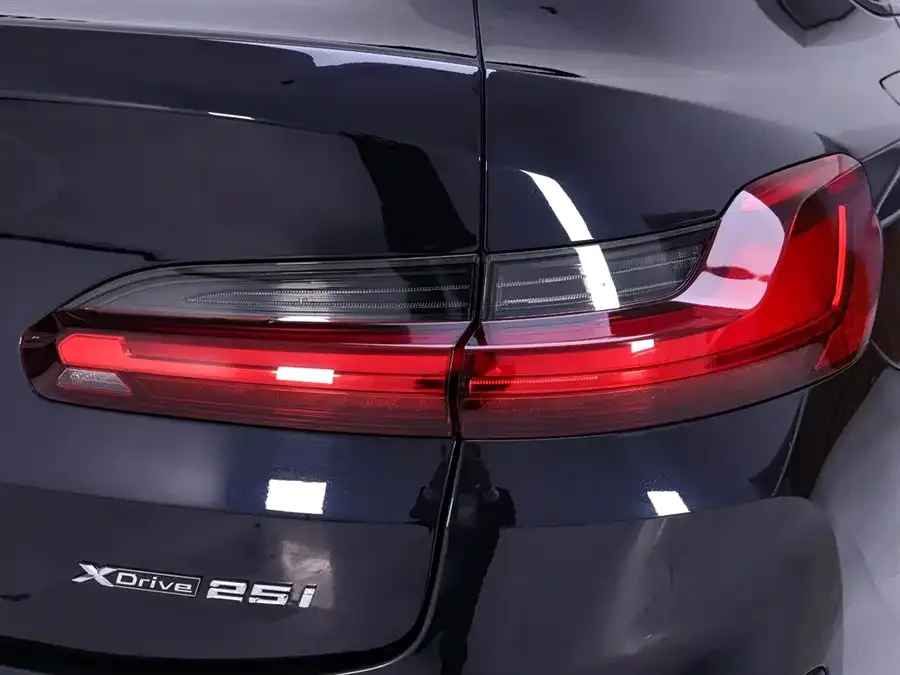 BMW X4 2022 xDrive 25i M Sport Package 2023 — миниатюра 3