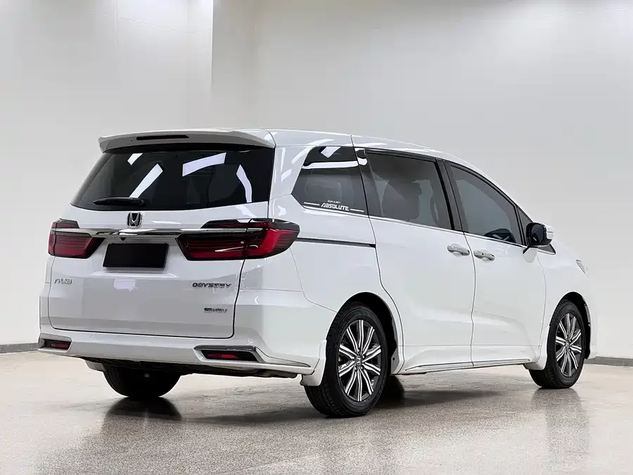 Honda Odyssey 2022 Odyssey 2.0L e:HEV Elite Enjoy Edition 2023 — миниатюра 2