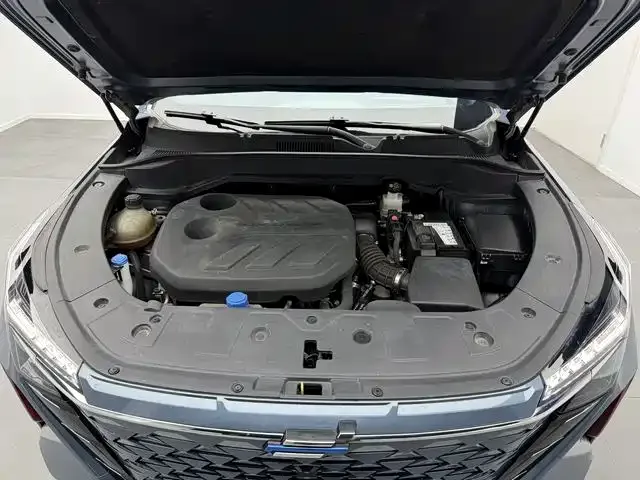 Oshan Z6 Changan Auchan Z6 2023 Blue Whale 1.5T DCT Smart City Edition 2023 — миниатюра 5