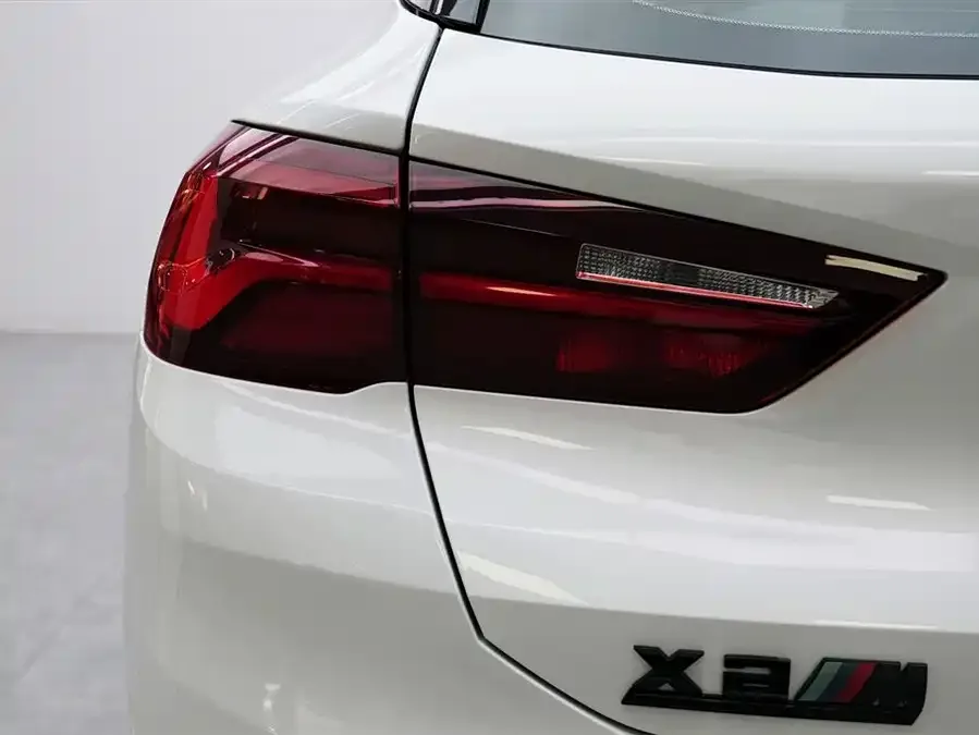 BMW X2 2021 facelift sDrive25i Edge Edition 2022 — миниатюра 2
