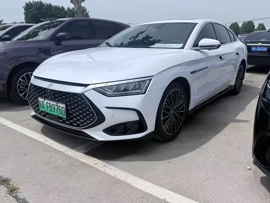 BYD Second-hand Han 2023 DM-i Champion Edition 121KM Premium Edition 2023 — фото 1, купить с доставкой в Москву