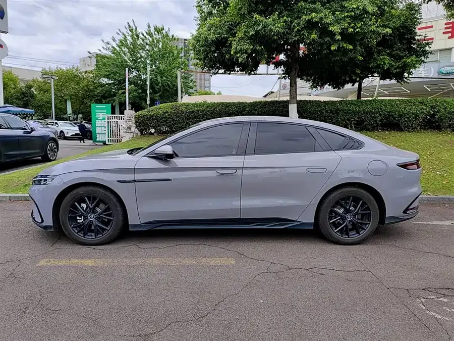 BYD Second-hand Han 2025 DM-i 125KM Elite 2025 — миниатюра 3