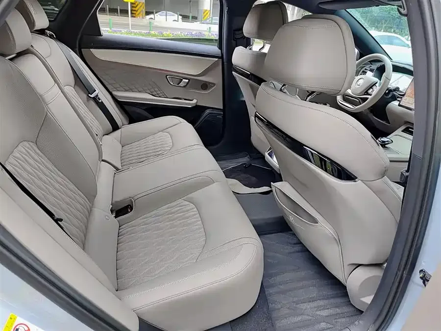 BYD Second-hand Han 2024 DM-i Honor Edition 121KM Premium Edition 2024 — миниатюра 5