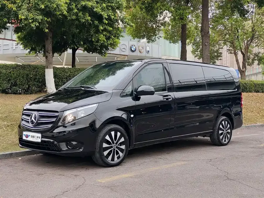 Mercedes-Benz Vito Vito 2023 2.0T Elite Edition 7 Seaters 2023 — фото 1, купить с доставкой в Москву