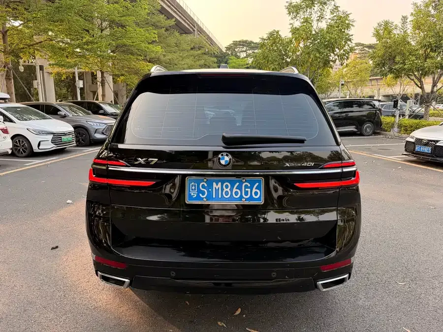 BMW X7 2023 xDrive40i Leading Luxury Package 2023 — миниатюра 4