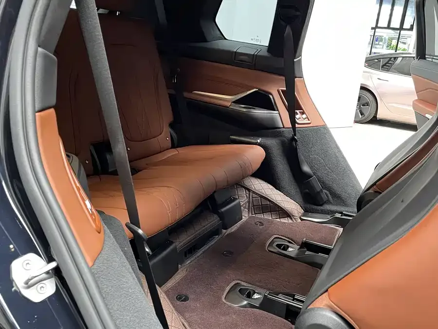 BMW X7 2022 xDrive40i Exclusive M Sport Package 2022 — миниатюра 4