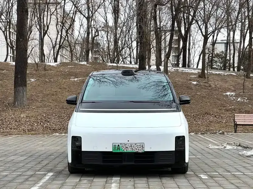 Li Xiang MEGA 2025