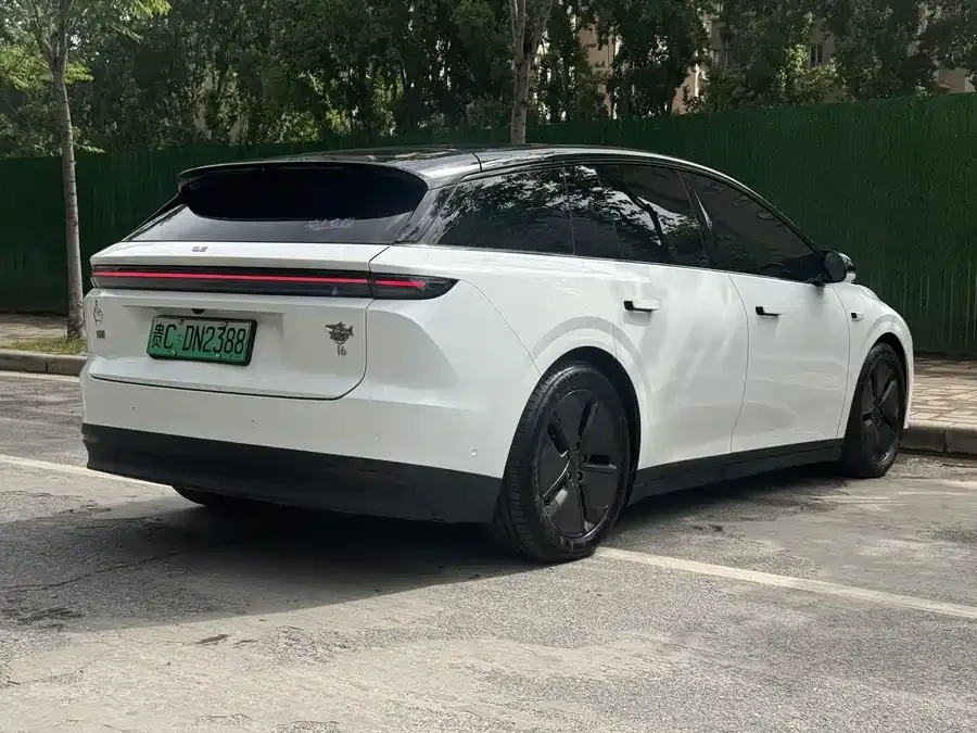 Li Auto i6 Ideal i6 2025 two-wheel drive standard version 2025 — миниатюра 3