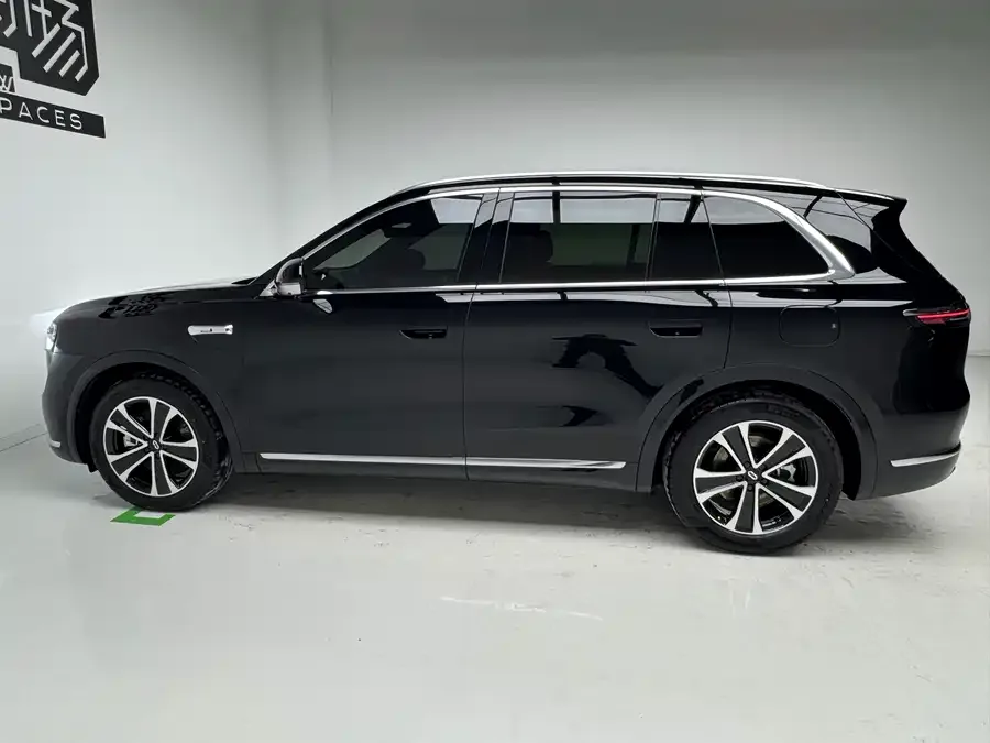 AITO M7 Wenjie M7 2026 Extended Range Max 4WD 5-Seater (192-line LiDAR) 2025 — миниатюра 3