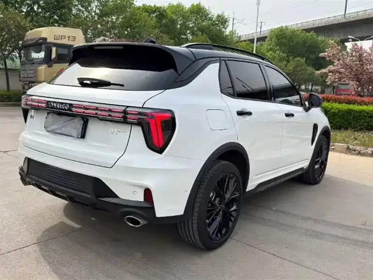 Lynk & Co 01 Lynk & Co 01 2025 2.0TD 4WD Pro Edition 2025 — миниатюра 4