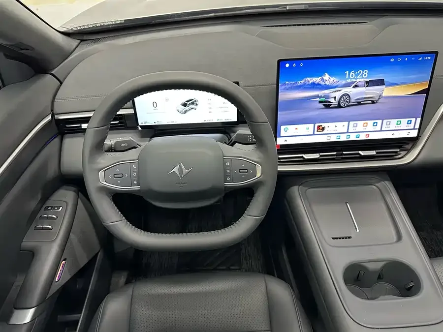 Dongfeng e008 e008 2026 Six-Seat Extended Range Family Edition 2025 — миниатюра 4
