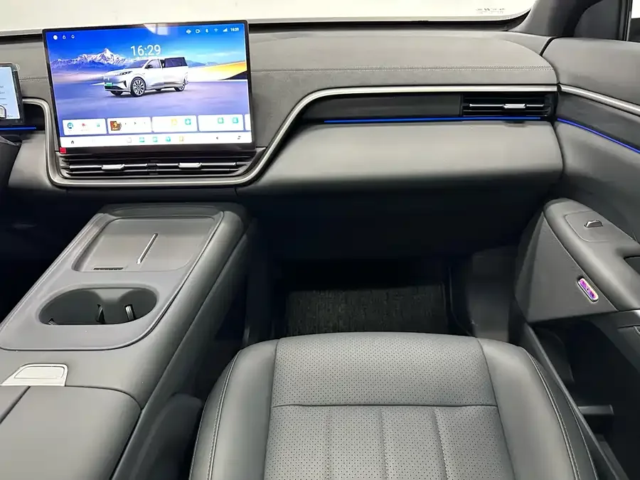 Dongfeng e008 e008 2026 Six-Seat Extended Range Family Edition 2025 — миниатюра 5
