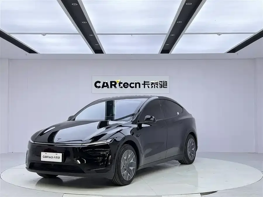 Tesla Model YL 2026