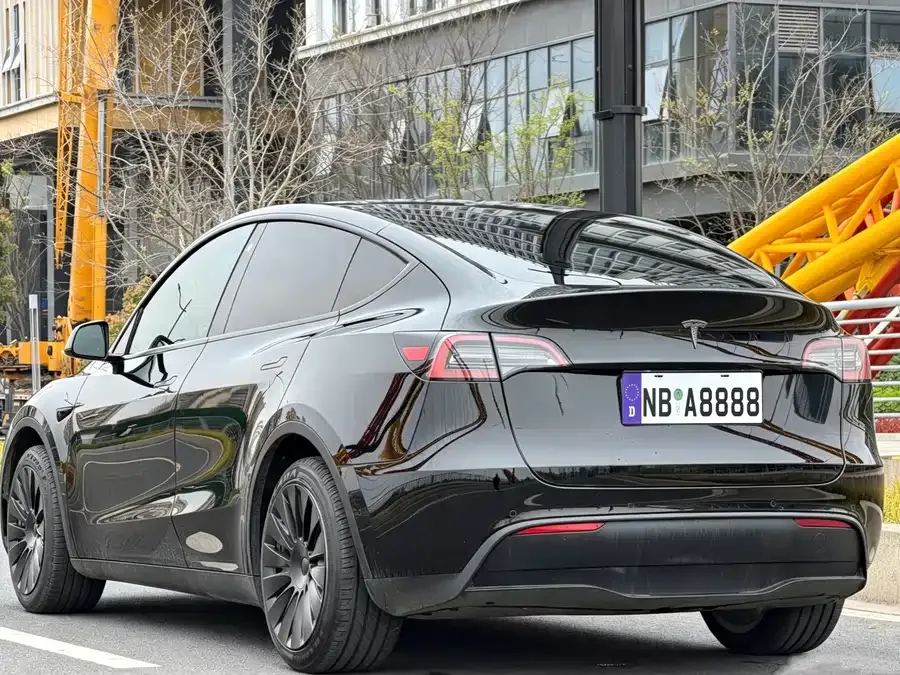 Tesla Model Y Model Y 2022 facelift long-range all-wheel drive version 2023 — миниатюра 5
