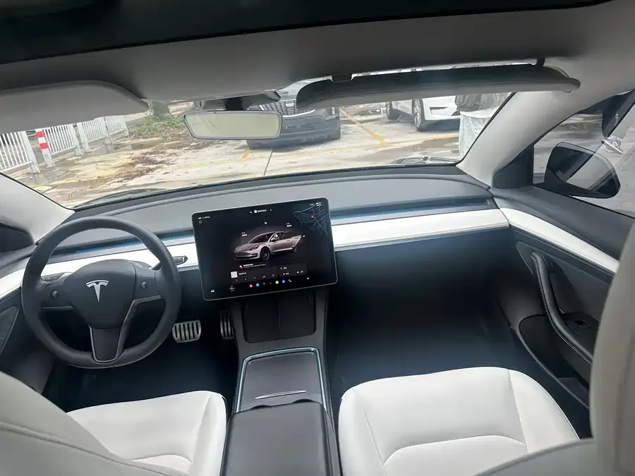 Tesla Model 3 Model 3 2022 Performance high-performance all-wheel drive version 2022 — миниатюра 2