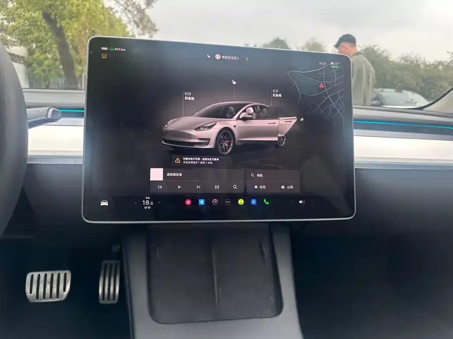 Tesla Model 3 Model 3 2022 Performance high-performance all-wheel drive version 2022 — миниатюра 4