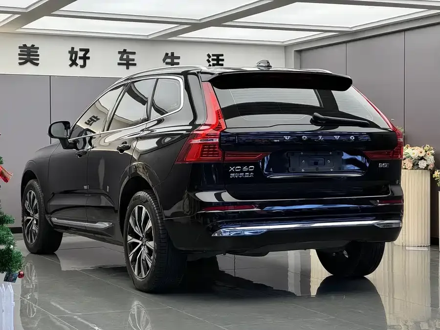 Volvo XC60 2025 B5 4WD Zhiyuan Sports Edition 2025 — миниатюра 3