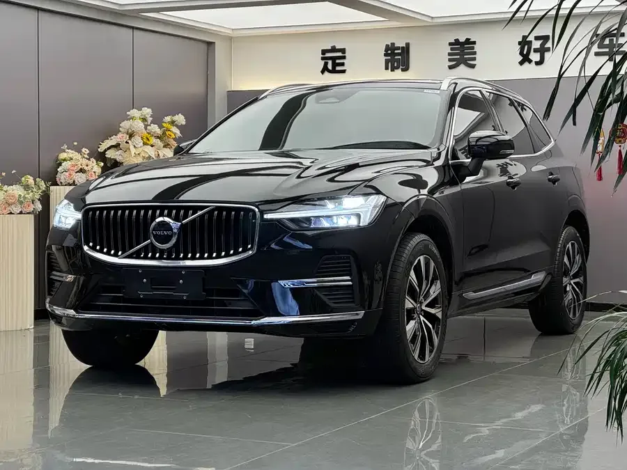 Volvo XC60 2025 B5 4WD Zhiyuan Sports Edition 2025 — фото 1, купить с доставкой в Москву