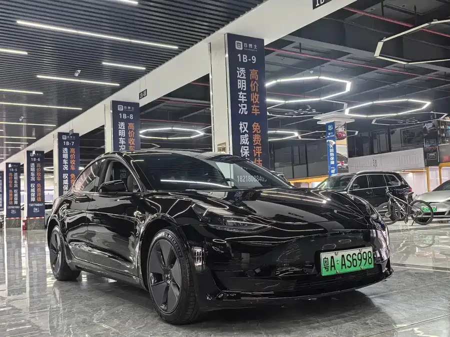 Tesla Model 3 2022