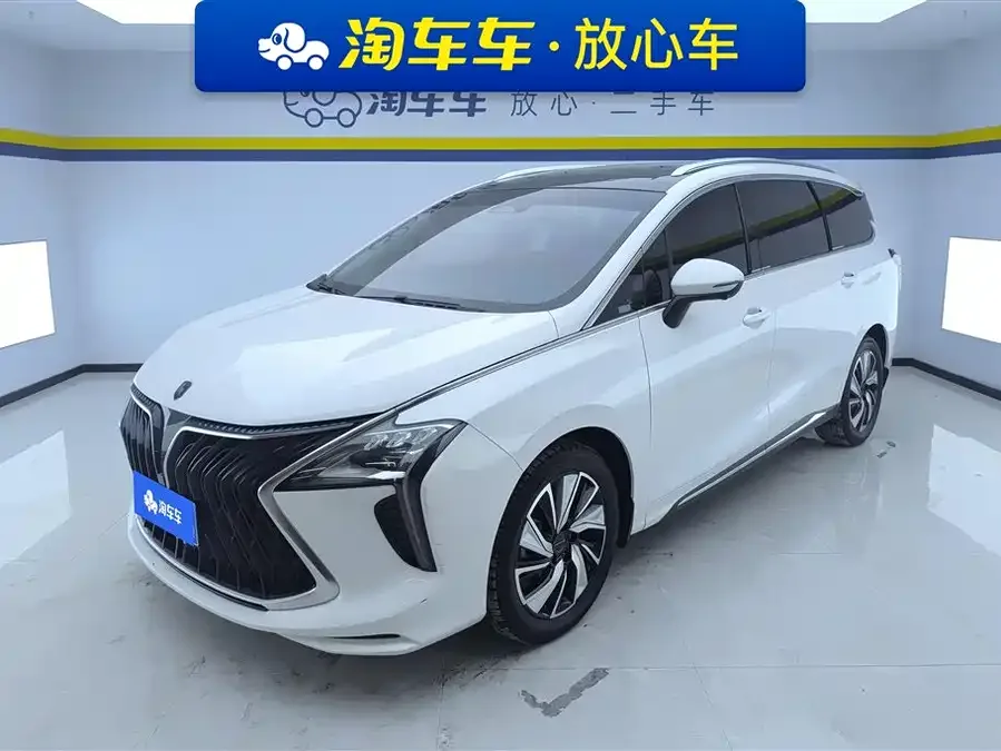 Dongfeng popular yachts Fengxing Yacht 2022 1.5T DCT Wave Chaser Edition 2023 — фото 1, купить с доставкой в Москву